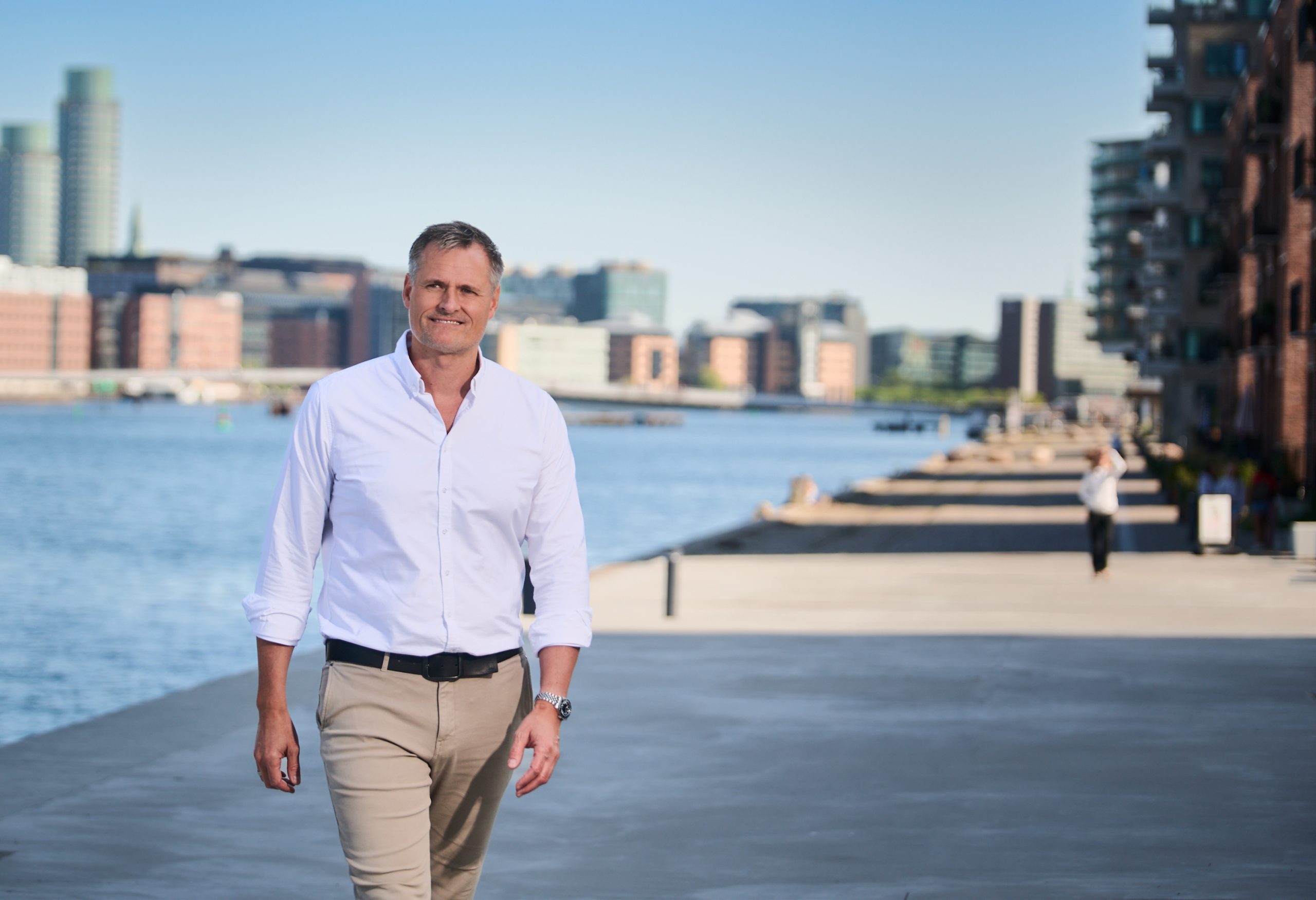 Miljøportræt af Uffe ved havnen